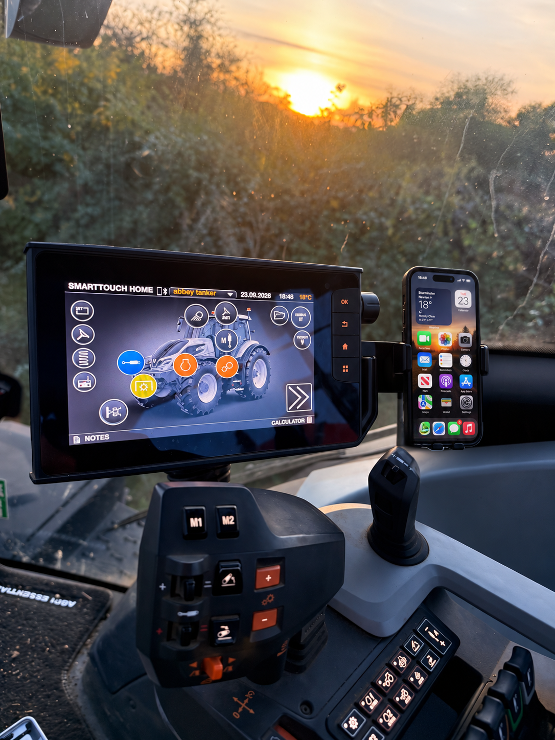 PHONE MOUNTS & ACCESSORIES