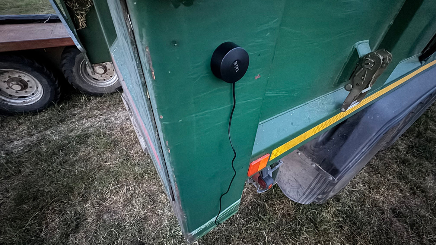 AE WIRELESS MAGNETIC SOLAR VEHICLE CAMERA SYSTEM