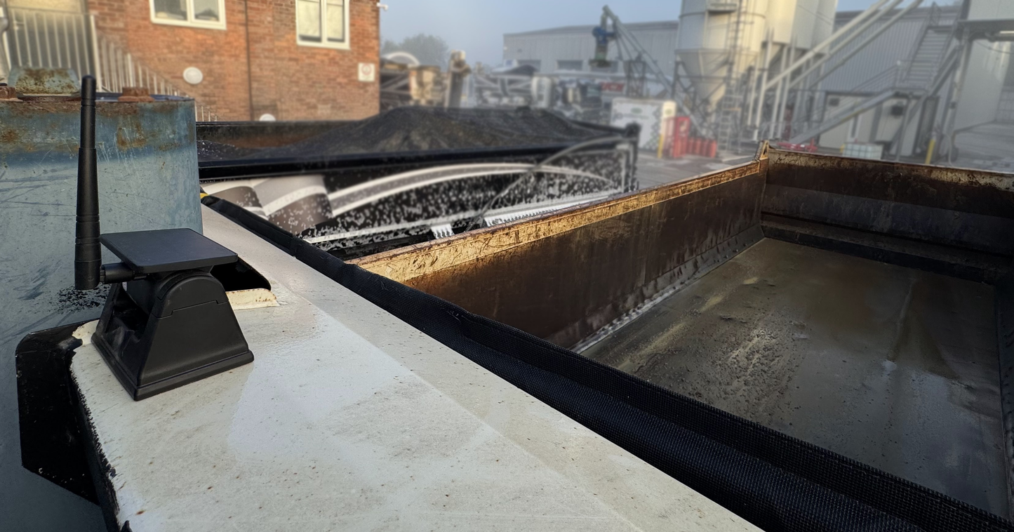 AE 5" WIRELESS MAGNETIC SOLAR VEHICLE CAMERA SYSTEM